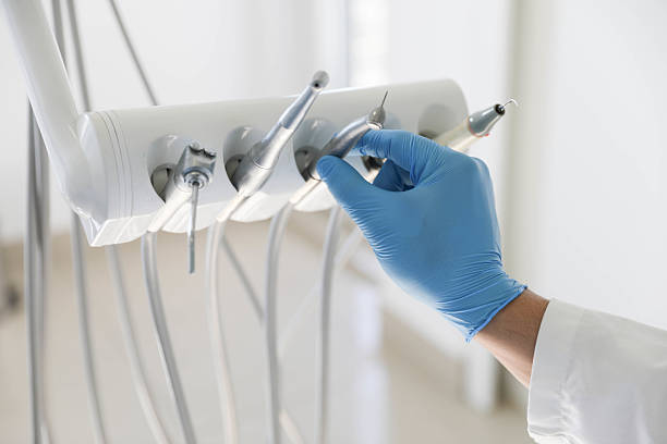 Professional Tooth Extraction technician working in De Soto Parish County, LA